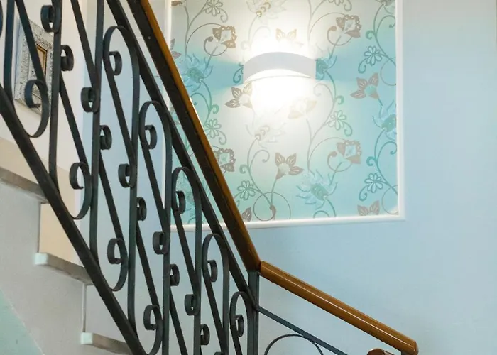 Altamira * Розето-дельи-Абруцци